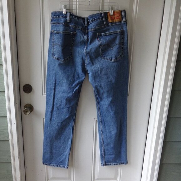 Levi's men's 517 denim jeans size 34 x 34, medium wash, straight leg,cotton, VGC - Picture 3 of 9